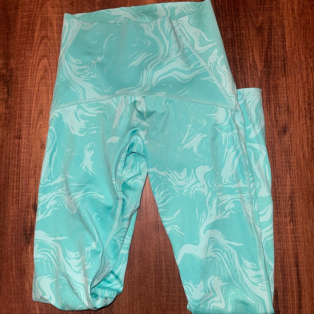 Gym shark leggings